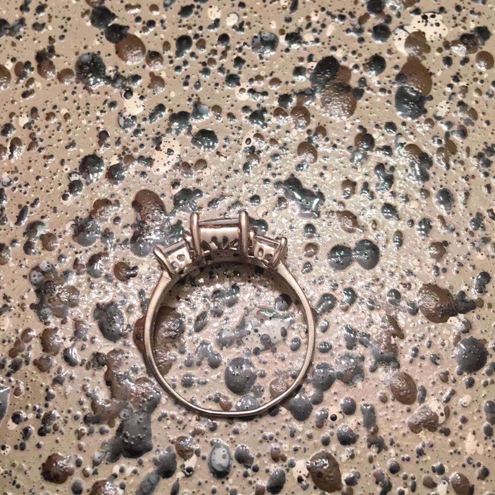 Ring - Picture 3 of 3